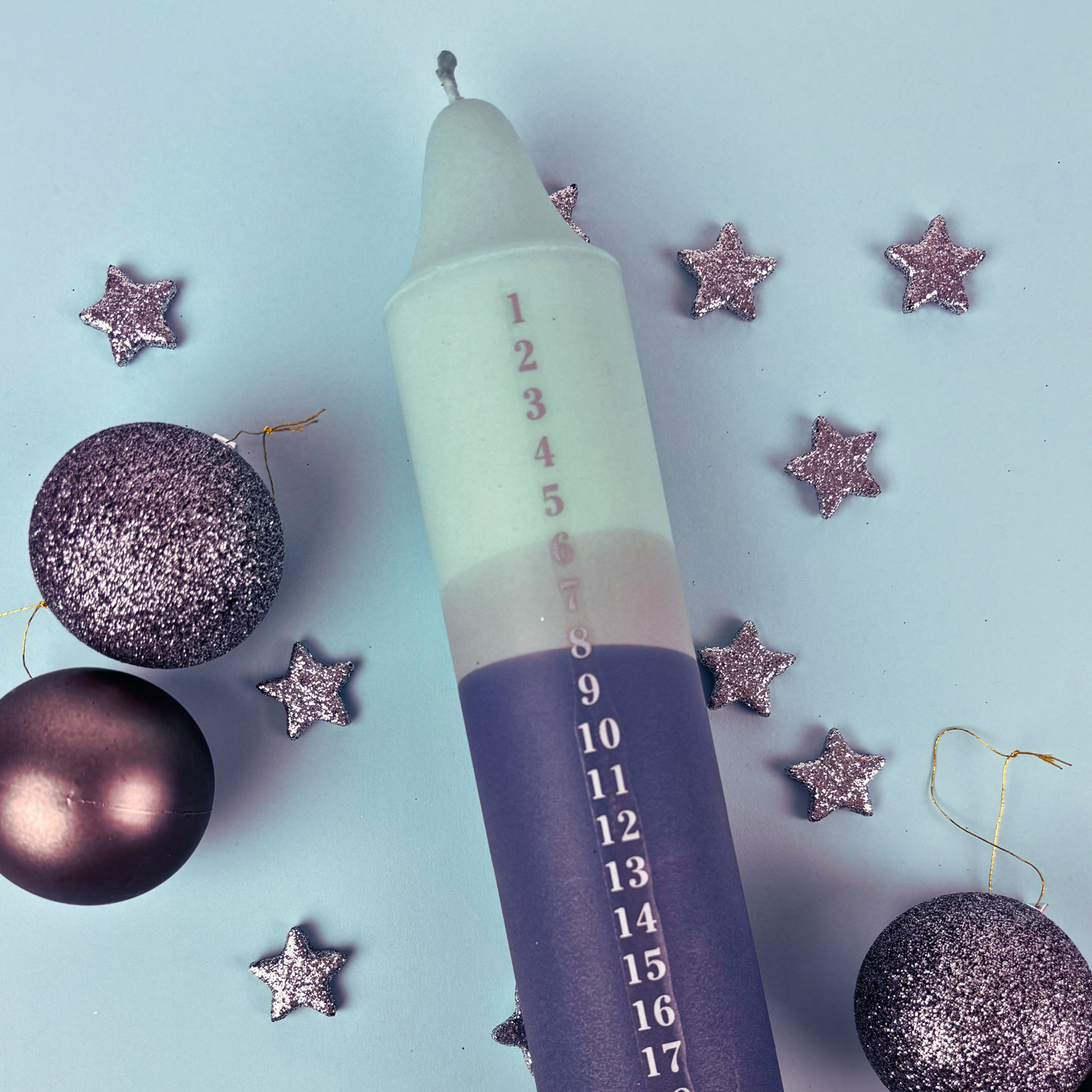 Mint / Blå kalenderlys med sølv tal